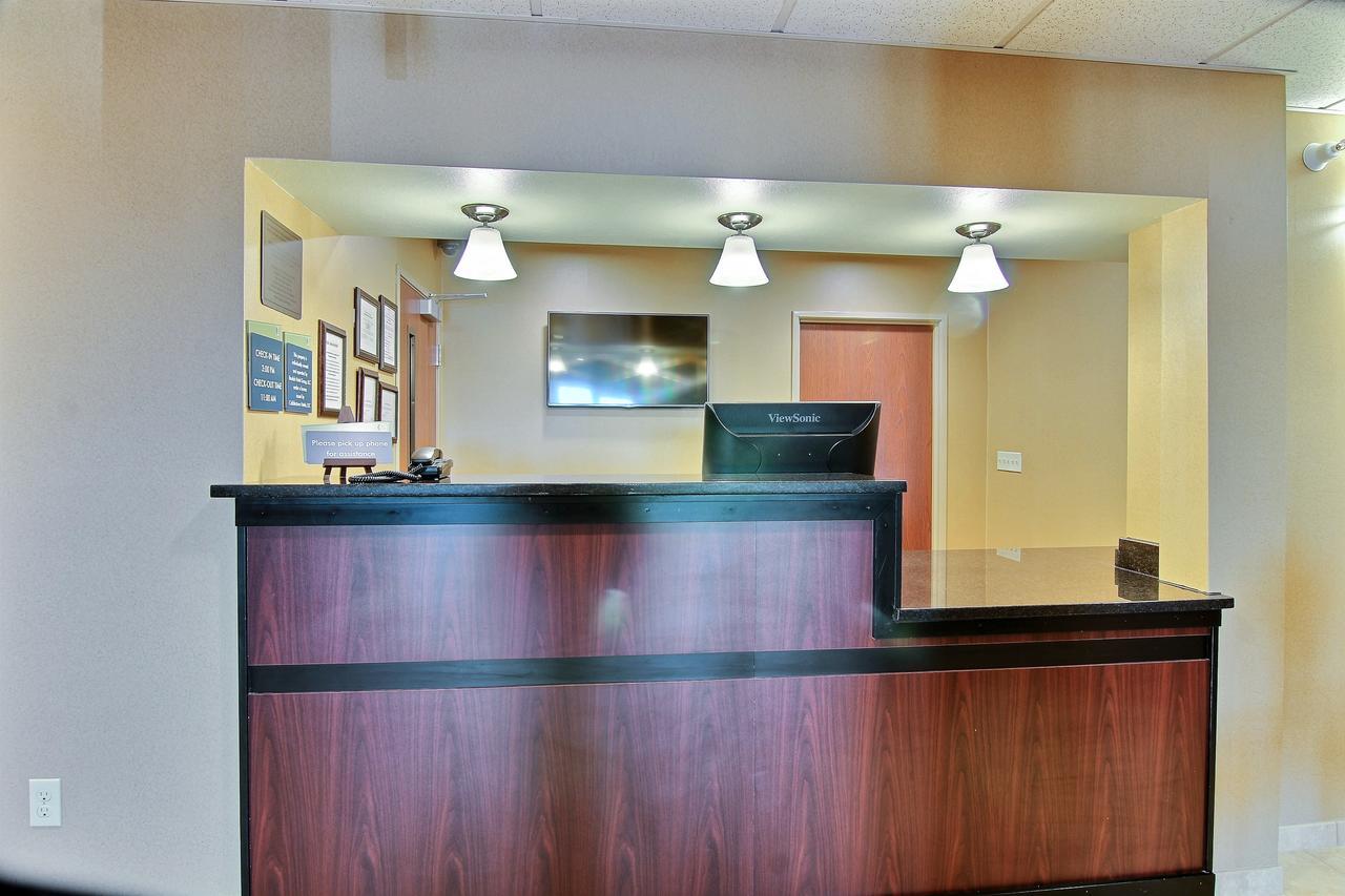 Cobblestone Hotel & Suites - Mccook 外观 照片