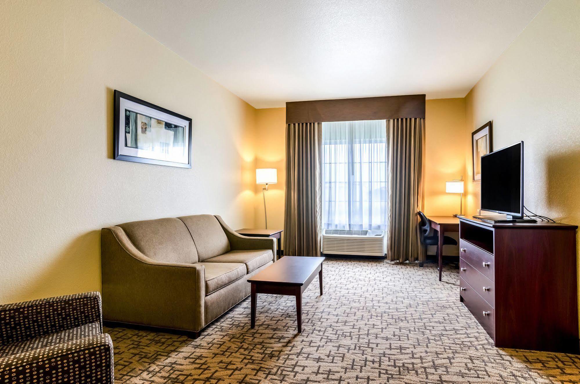 Cobblestone Hotel & Suites - Mccook 外观 照片