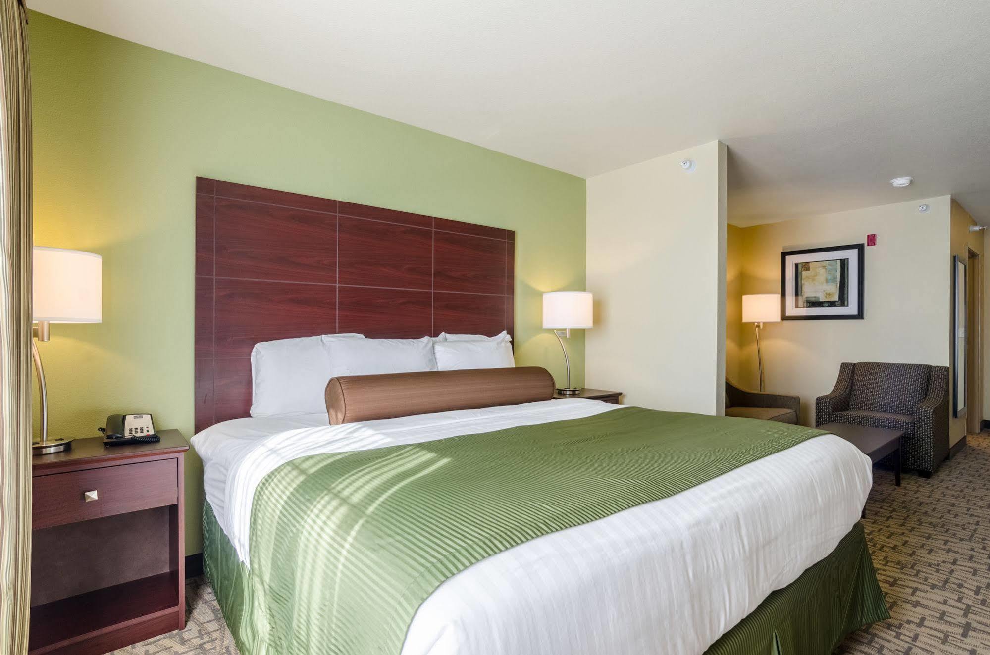 Cobblestone Hotel & Suites - Mccook 外观 照片