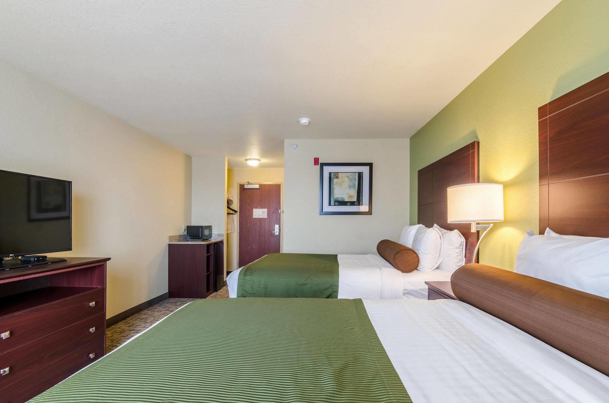 Cobblestone Hotel & Suites - Mccook 外观 照片