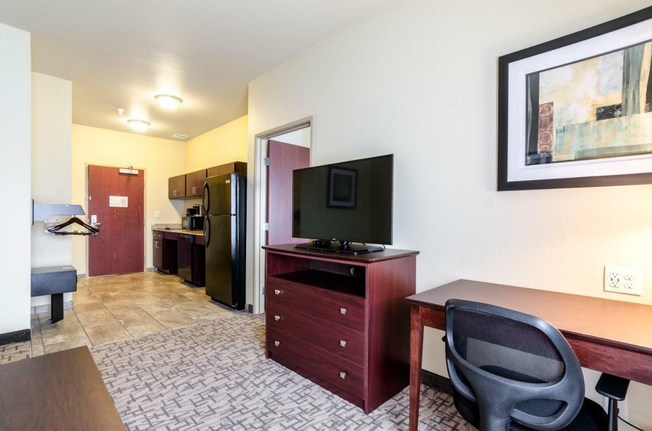 Cobblestone Hotel & Suites - Mccook 外观 照片